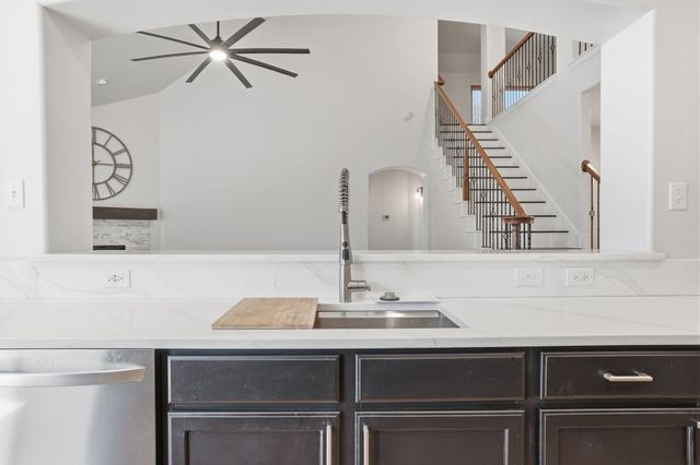 1433 Mesa Crest Drive, Fort Worth, TX 76052