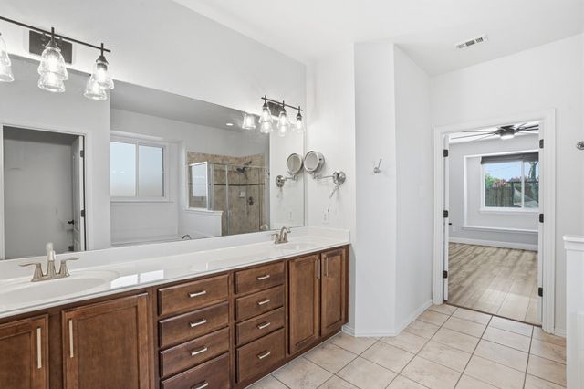 1433 Mesa Crest Drive, Fort Worth, TX 76052