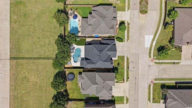 1433 Mesa Crest Drive, Fort Worth, TX 76052