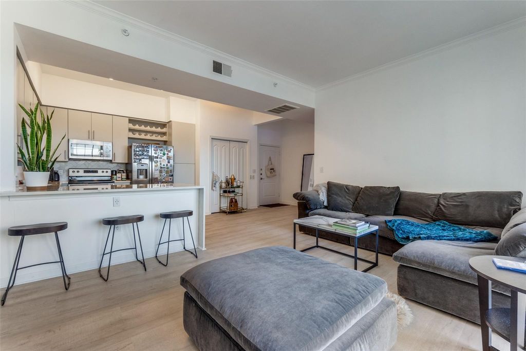 3225 Turtle Creek Boulevard 1229B, Dallas, TX 75219