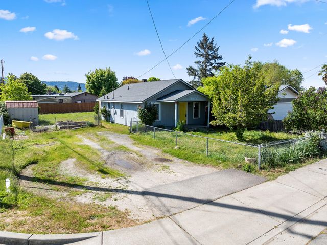 2651 Howard Avenue, Medford, OR 97501