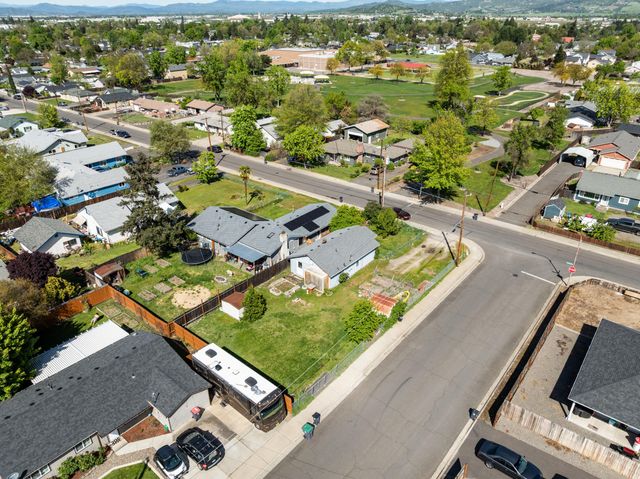 2651 Howard Avenue, Medford, OR 97501