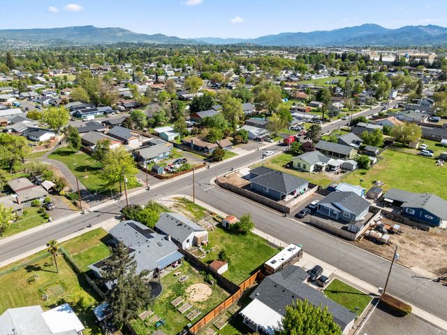 2651 Howard Avenue, Medford, OR 97501