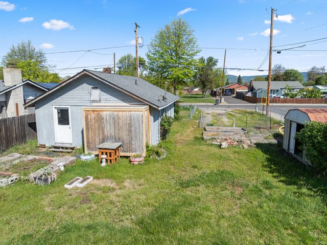 2651 Howard Avenue, Medford, OR 97501