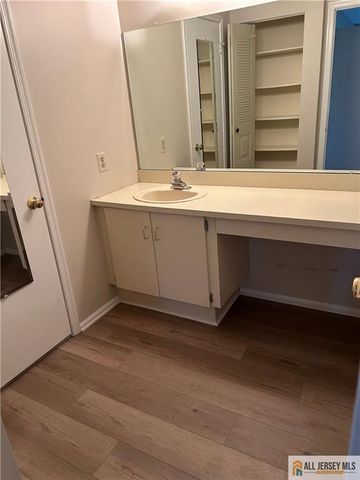 3 E Wycoff Way 3, East Brunswick, NJ 08816