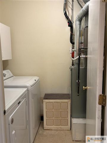 3 E Wycoff Way 3, East Brunswick, NJ 08816