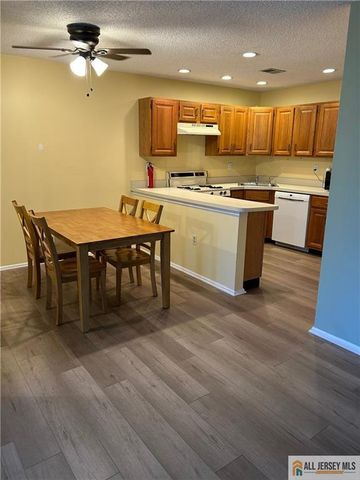 3 E Wycoff Way 3, East Brunswick, NJ 08816