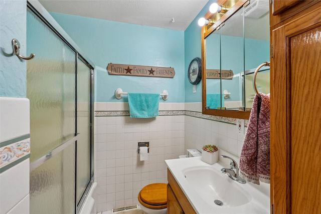 808 E Detroit Avenue, Indianola, IA 50125