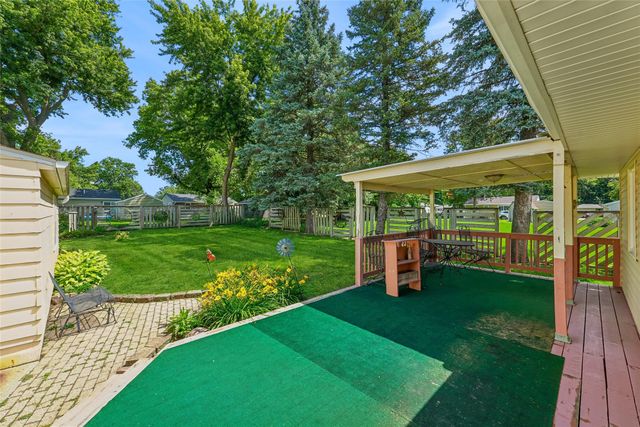 808 E Detroit Avenue, Indianola, IA 50125