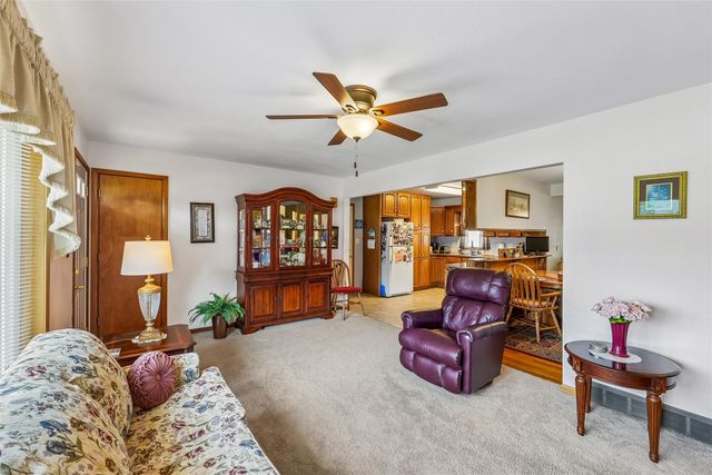 808 E Detroit Avenue, Indianola, IA 50125