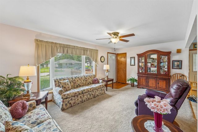 808 E Detroit Avenue, Indianola, IA 50125