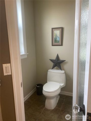 55776 Bay Area Drive, Electric City, WA 99123