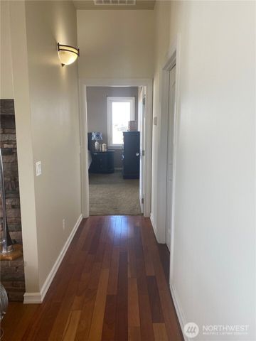 55776 Bay Area Drive, Electric City, WA 99123