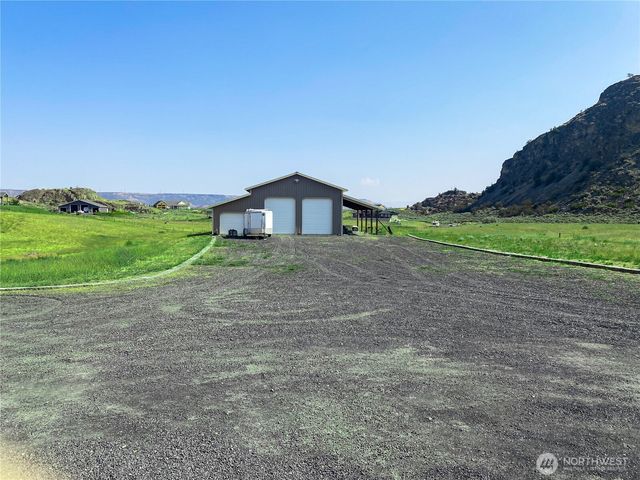 55776 Bay Area Drive, Electric City, WA 99123