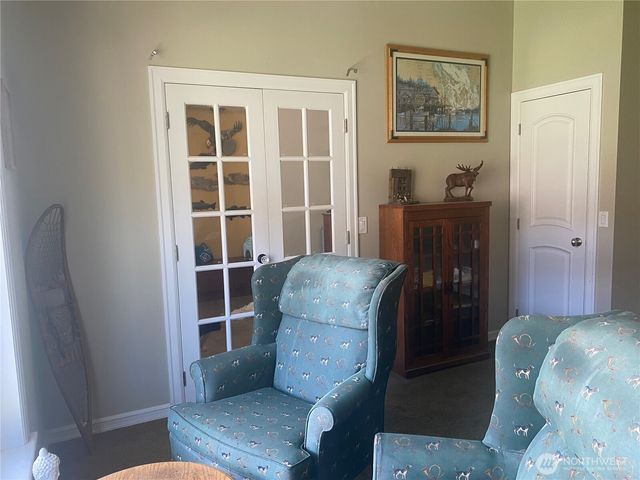 55776 Bay Area Drive, Electric City, WA 99123