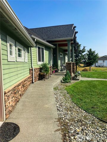 55776 Bay Area Drive, Electric City, WA 99123