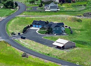 55776 Bay Area Drive, Electric City, WA 99123