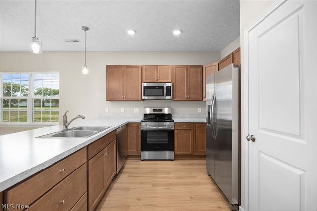 111 Brunswick Drive, Elyria, OH 44035