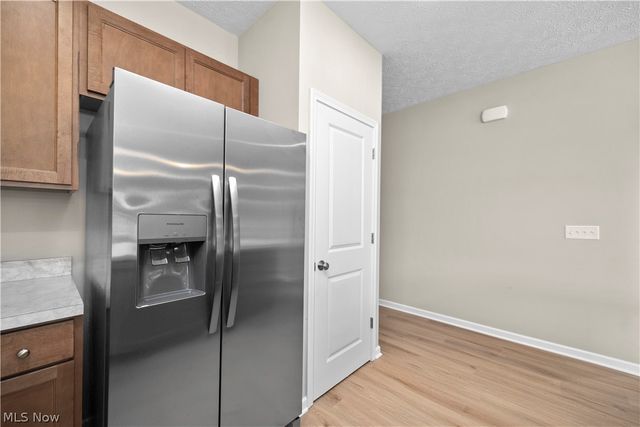 111 Brunswick Drive, Elyria, OH 44035