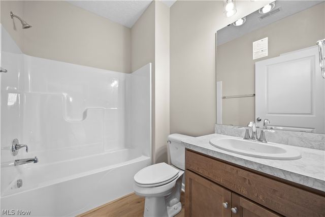 111 Brunswick Drive, Elyria, OH 44035