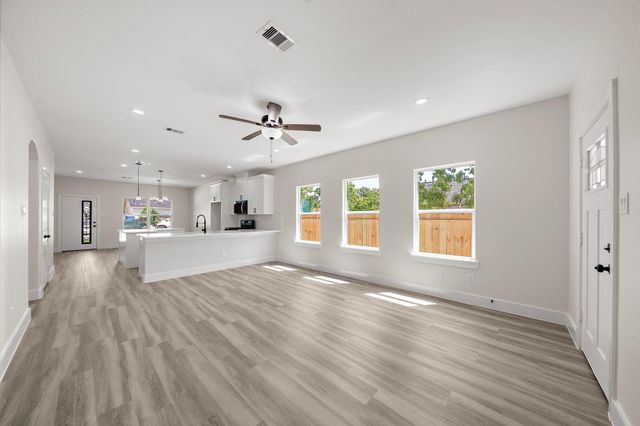 7714 N Howton Street, Houston, TX 77028