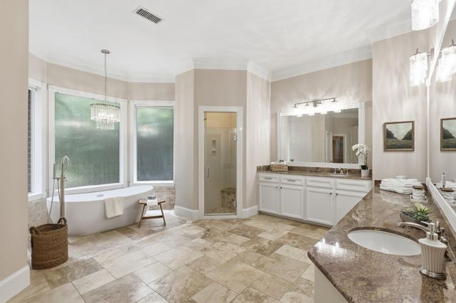 7 Pastoral Pond Circle, The Woodlands, TX 77380