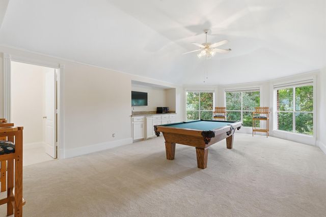 7 Pastoral Pond Circle, The Woodlands, TX 77380