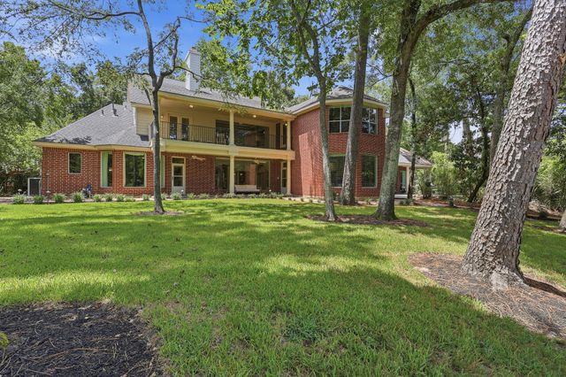 7 Pastoral Pond Circle, The Woodlands, TX 77380