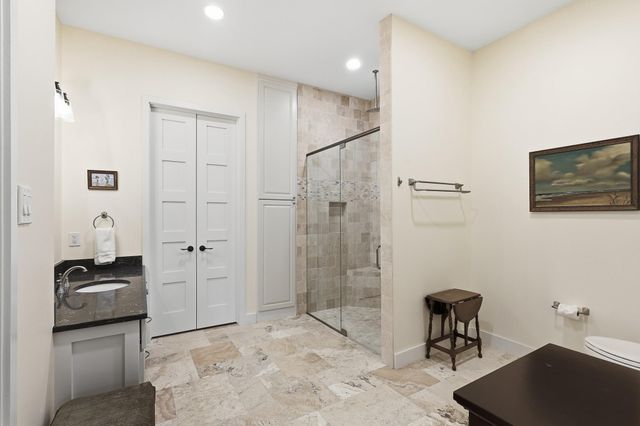 7 Pastoral Pond Circle, The Woodlands, TX 77380