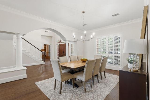 7 Pastoral Pond Circle, The Woodlands, TX 77380