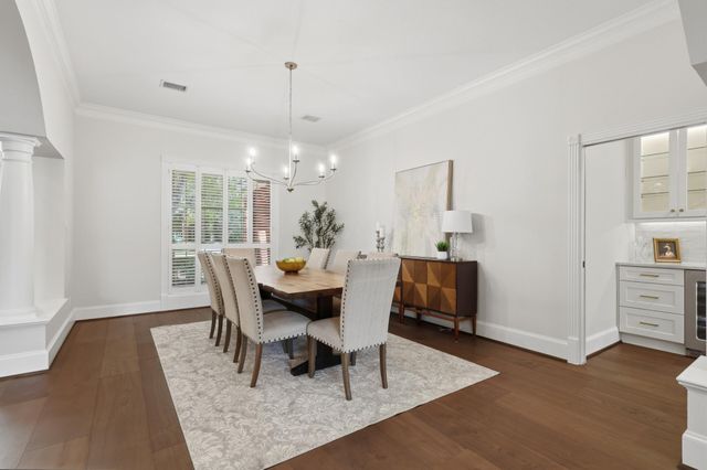 7 Pastoral Pond Circle, The Woodlands, TX 77380