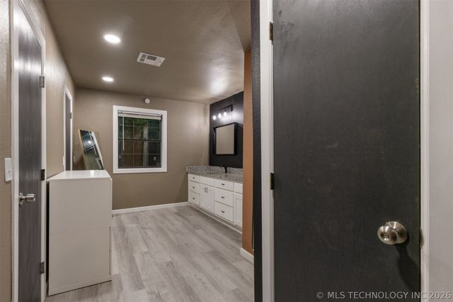 7423 S Urbana Avenue, Tulsa, OK 74136