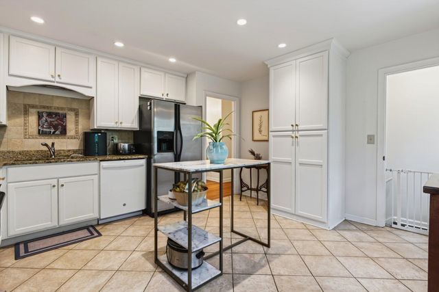 926 Glamis Circle, Signal Mountain, TN 37377
