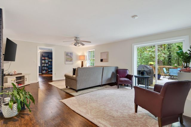 926 Glamis Circle, Signal Mountain, TN 37377