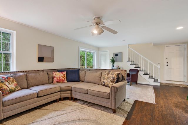926 Glamis Circle, Signal Mountain, TN 37377