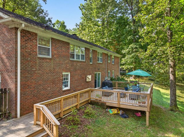 926 Glamis Circle, Signal Mountain, TN 37377