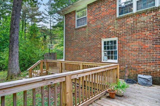 926 Glamis Circle, Signal Mountain, TN 37377