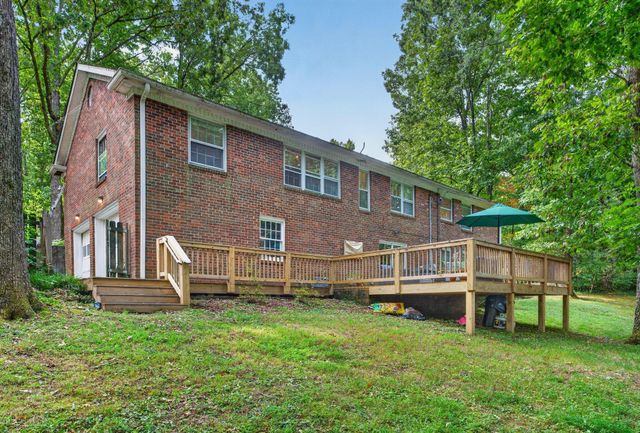 926 Glamis Circle, Signal Mountain, TN 37377