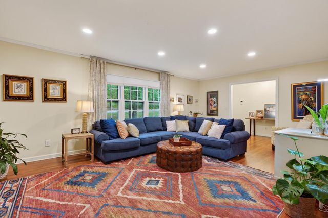 926 Glamis Circle, Signal Mountain, TN 37377