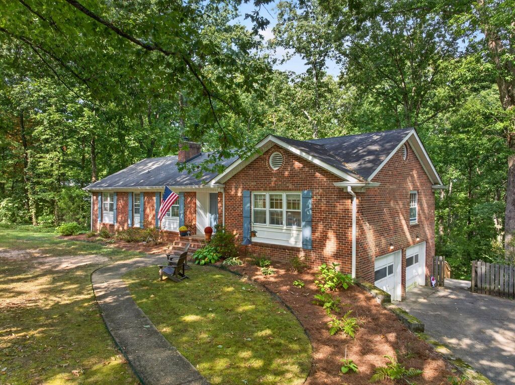 926 Glamis Circle, Signal Mountain, TN 37377