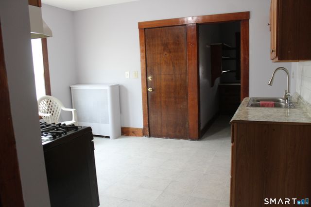45 Grandview Terrace 1st floor, Hartford, CT 06114
