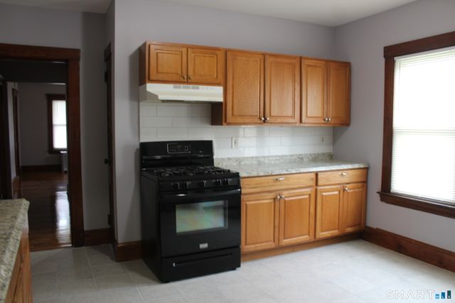 45 Grandview Terrace 1st floor, Hartford, CT 06114