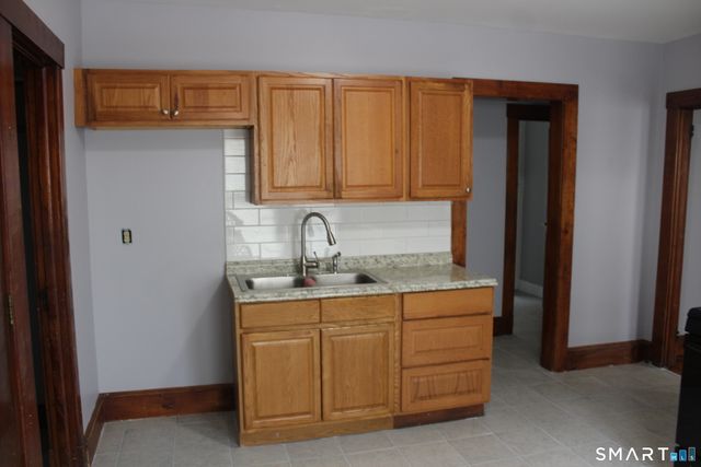 45 Grandview Terrace 1st floor, Hartford, CT 06114