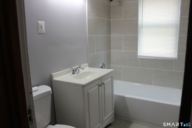 45 Grandview Terrace 1st floor, Hartford, CT 06114