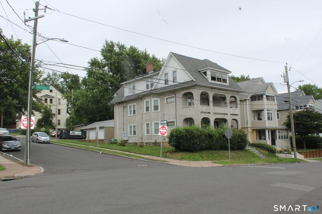 45 Grandview Terrace 1st floor, Hartford, CT 06114