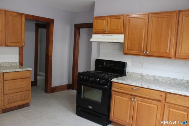 45 Grandview Terrace 1st floor, Hartford, CT 06114