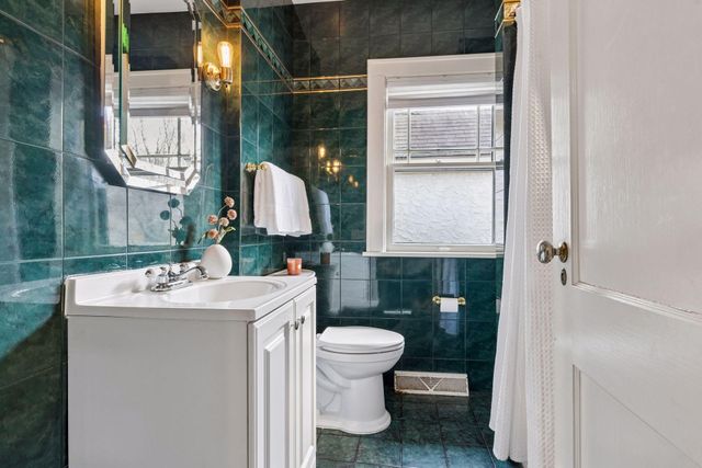 4431 Thomas Avenue S, Minneapolis, MN 55410