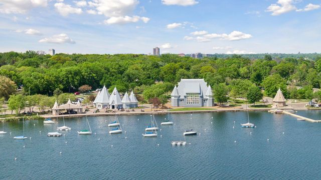 4431 Thomas Avenue S, Minneapolis, MN 55410