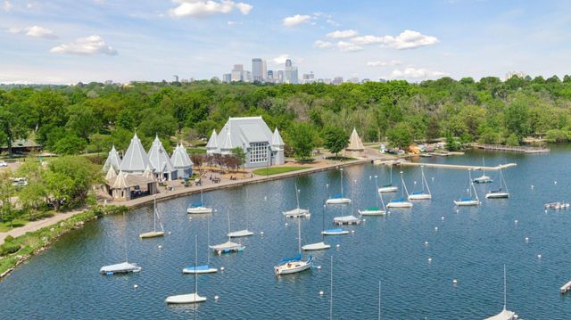 4431 Thomas Avenue S, Minneapolis, MN 55410