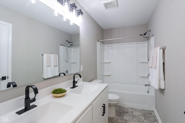 15887 W Rail Drive, Westfield, IN 46074